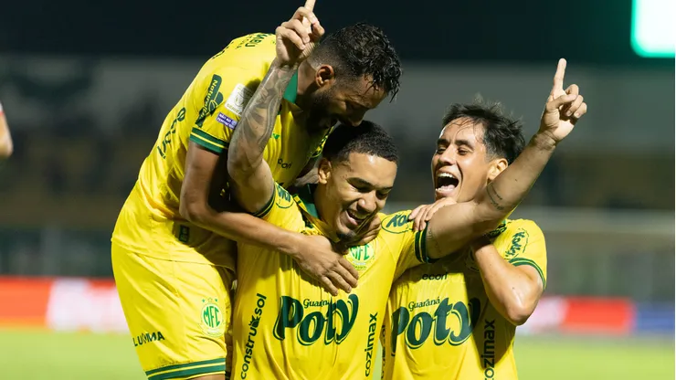 Denilson jogador do Mirassol comemora seu gol durante partida contra o Fluminense. Foto: Cleder R Damasceno/RP FOTOPRESS/AGIF