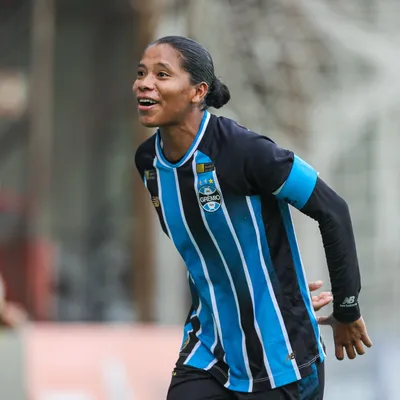 Mónica Ramos assina novo contrato com o Grêmio até 2028