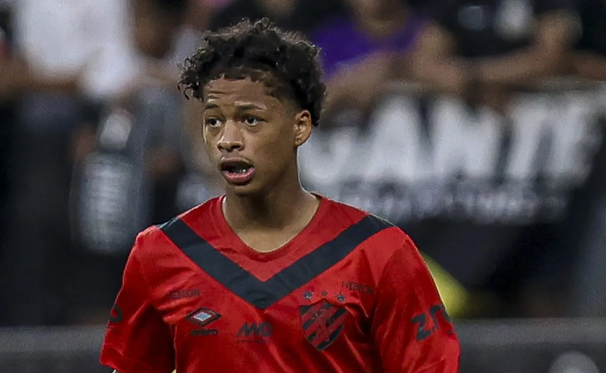 Cruzeiro avança por Zé Lucas e contata entorno do jogador após proposta de R$ 35 milhões