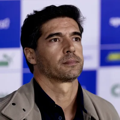 Com desfalques, Abel esboça o time titular do Palmeiras