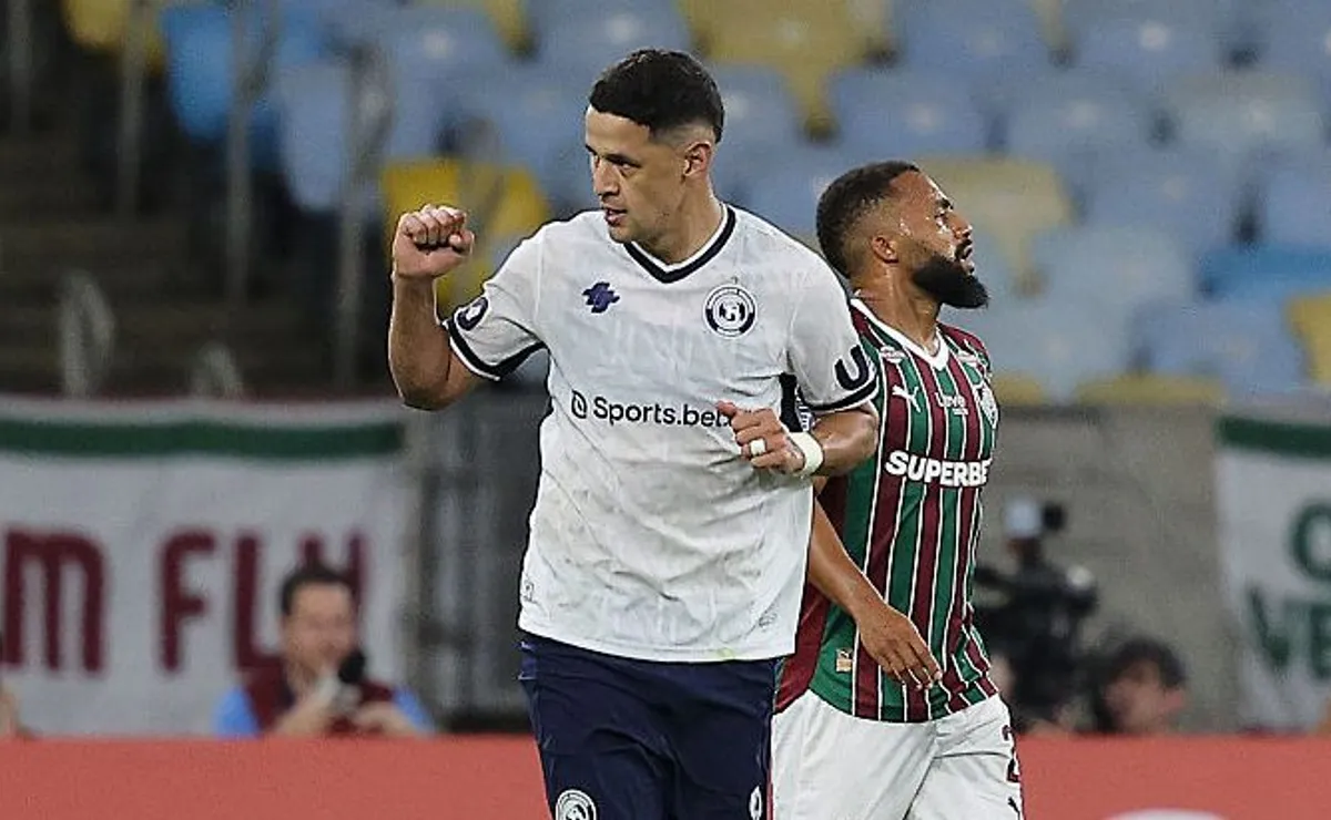Internacional adota cautela nas negociações pelo centroavante Alex Arce após nova proposta