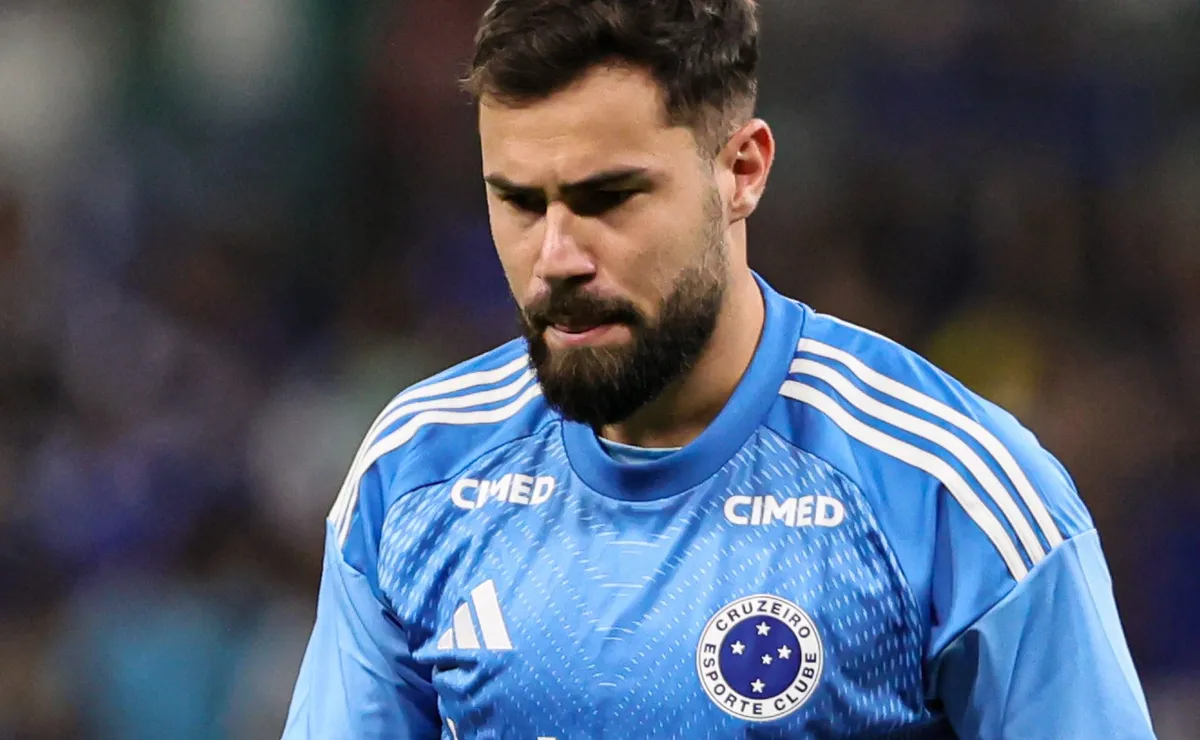 Matheus Cunha desabafa sobre críticas da torcida do Cruzeiro: “A pressão está no futebol”