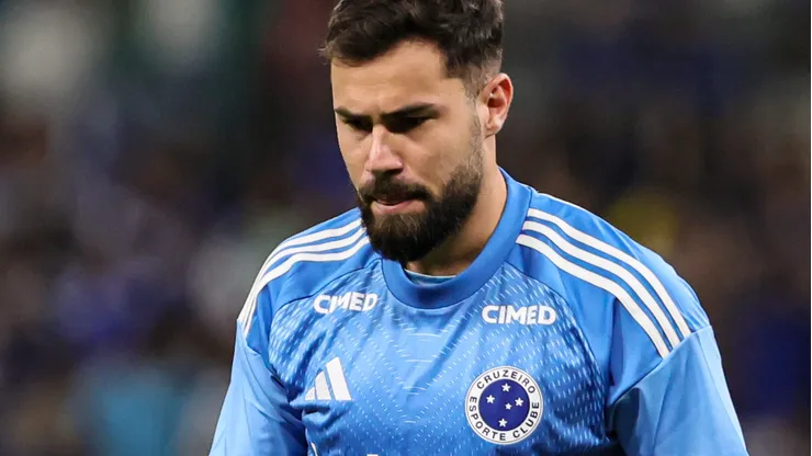 Goleiro teve altos e baixos - Foto: Gilson Lobo/AGIF.