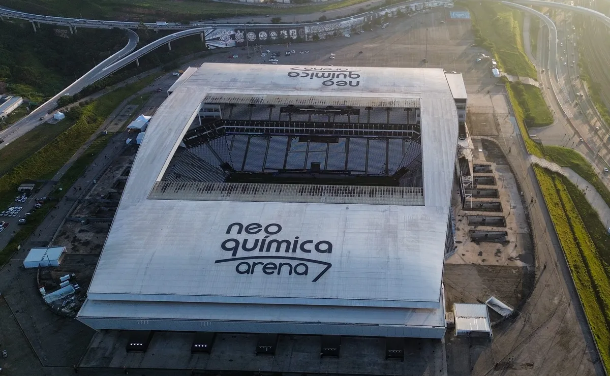 Corinthians tenta renegociar contrato com a Caixa para evitar bloqueio de receitas