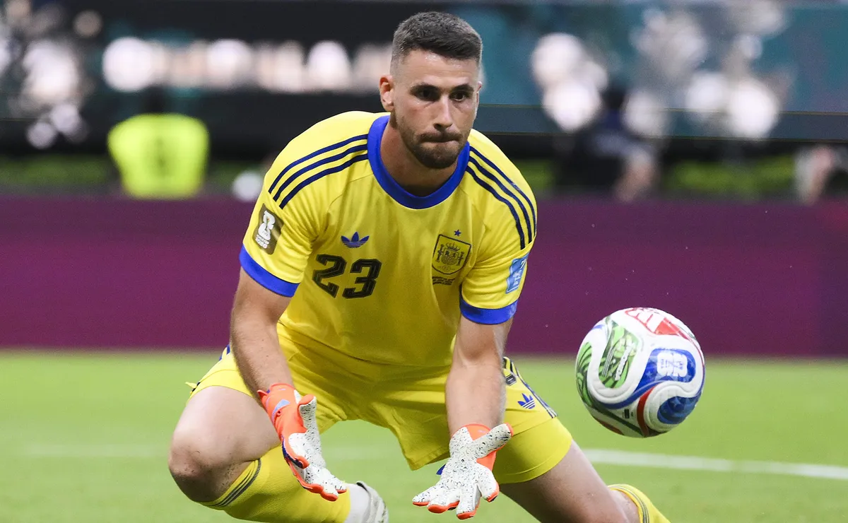 Fernando Prass se rende ao talento de Unai Simón, campeão pela Espanha: “É um goleiro muito técnico”