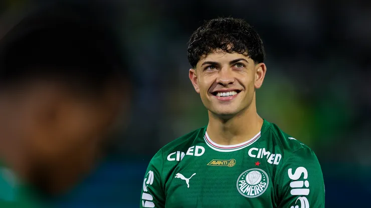Giay vem atraindo a atenção do futebol europeu