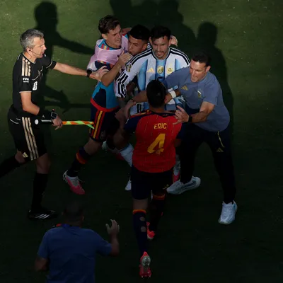Fifa analisa lances e investiga conduta da arbitragem na final da Copa