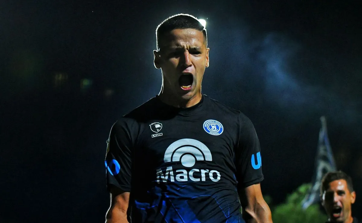 Internacional define prazo para contratação de Álex Arce, que disputou a Copa do Mundo