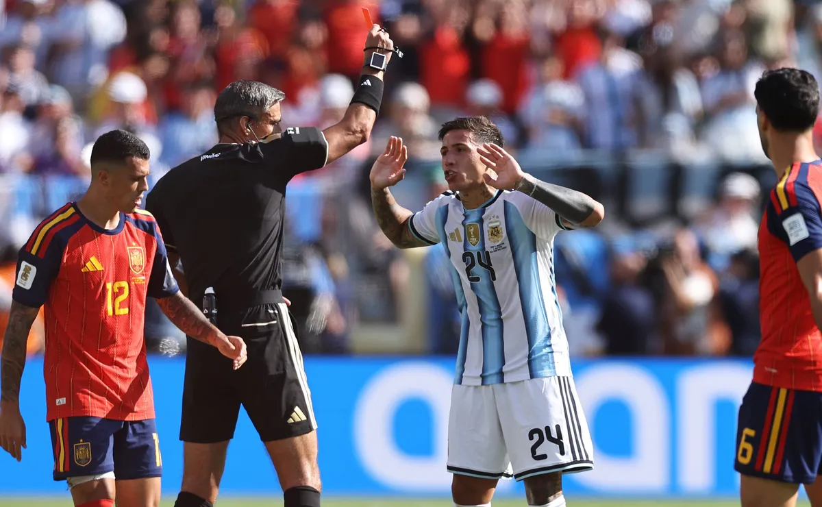 Finalíssima: Argentina e Espanha retomam conversas para disputar título inédito no Catar
