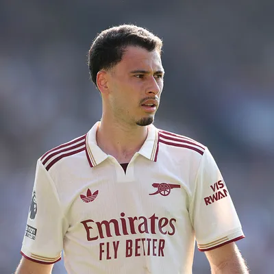 Arsenal quer negociar Martinelli e dá ultimato ao estafe do atacante