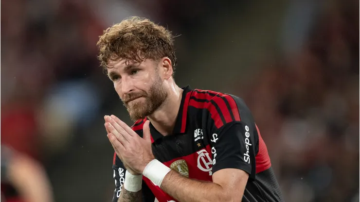 Léo Pereira, zagueiro flamenguista.
