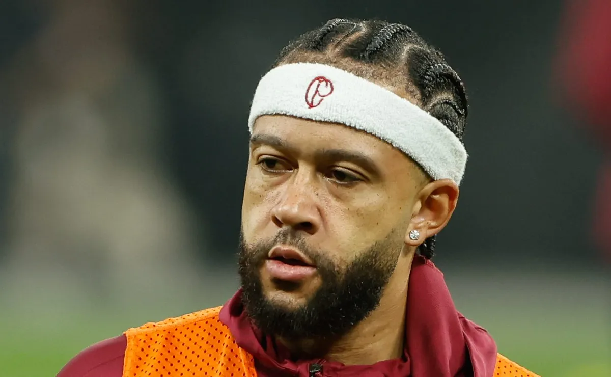 Depay não tem renovação avançada com o Corinthians e o entrave é financeiro, crava Samir Carvalho