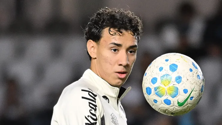 Bontempo durante aquecimento antes de jogo na Vila Belmiro.