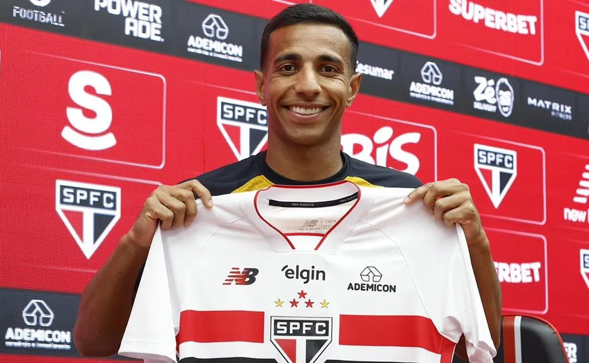 Victor Sá celebra chegada ao São Paulo e enaltece Dorival Júnior: “Gestor de grupo incrível”