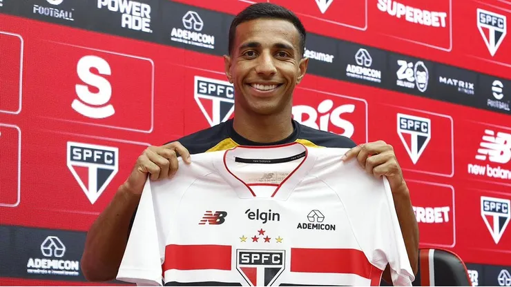 Atacante chegou com moral - Foto: Rubens Chiri/São Paulo FC.