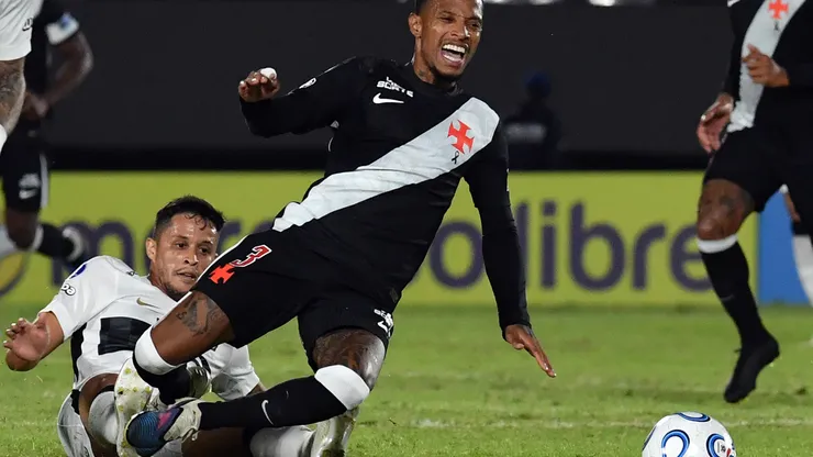 Vasco busca vitória fora de casa na Copa Sul-Americana Foto: Christian Alvarenga/Getty Images