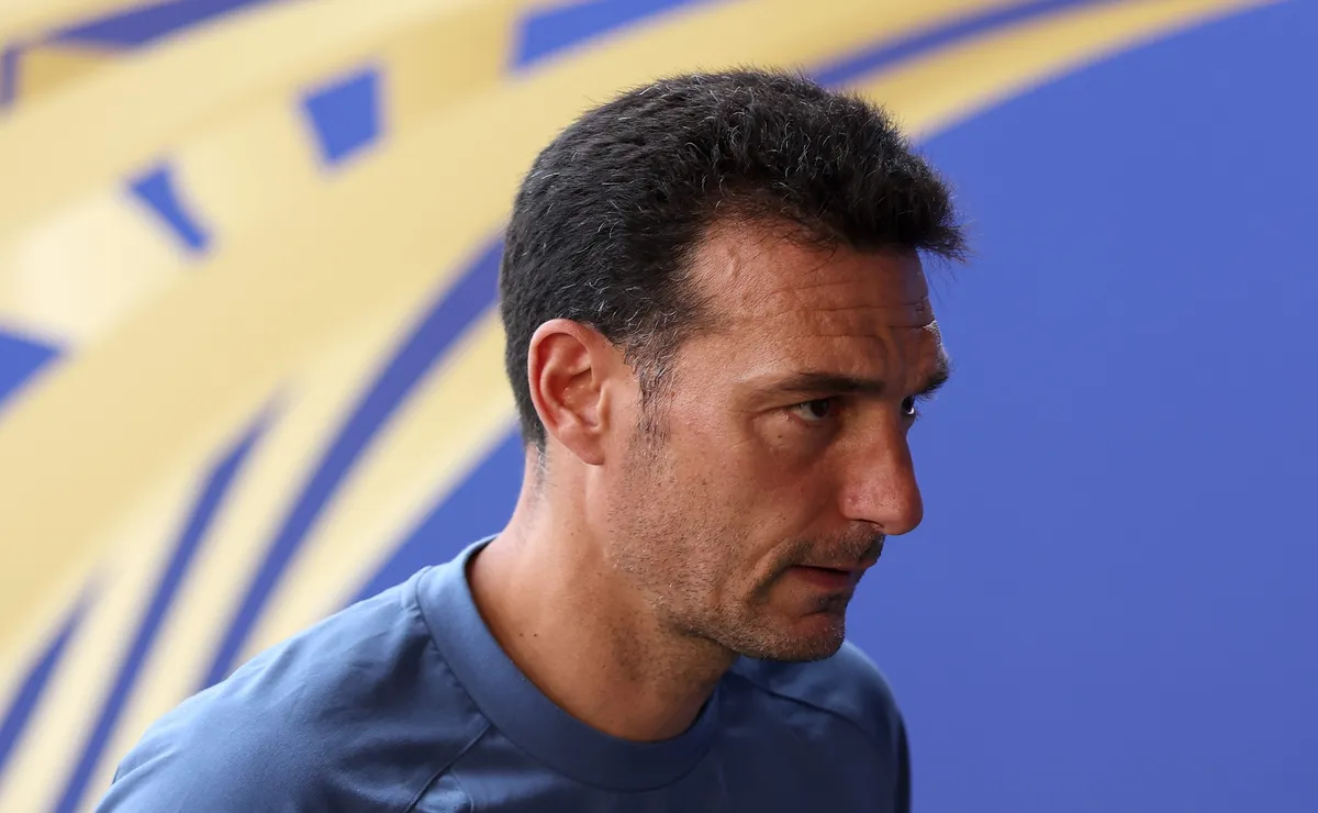 Scaloni não vê arbitragem injusta e reconhece superioridade da Espanha: “Eles foram melhores”