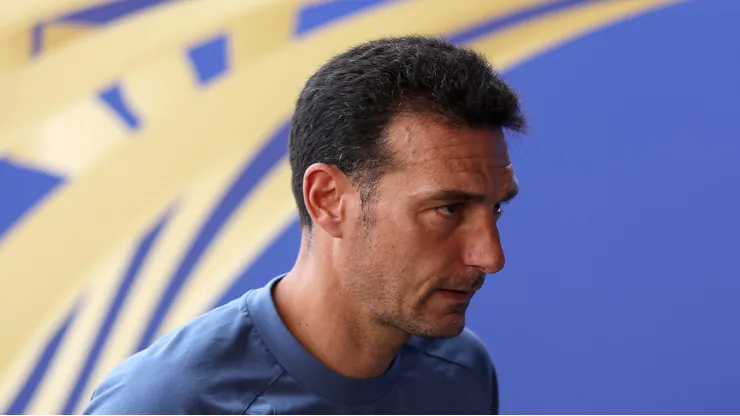 Lionel Scaloni chegando ao estádio da final da Copa.