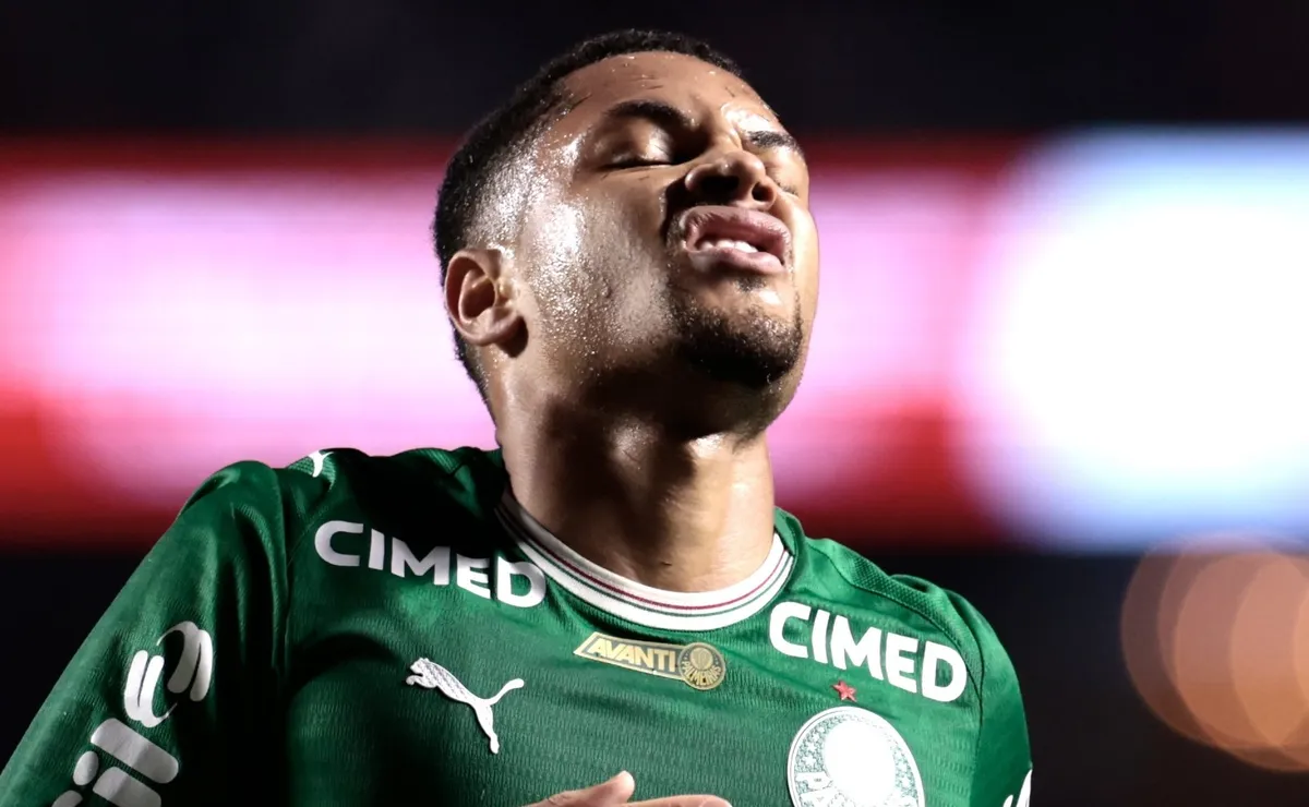 Felipe Anderson e Vitor Roque não viajam para Curitiba de olho em enfrentar o Coxa e ligam ‘alerta’