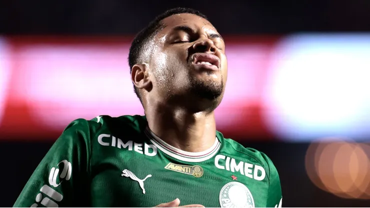 SP - SAO PAULO - 21/03/2026 - BRASILEIRO A 2026, SAO PAULO X PALMEIRAS - Vitor Roque jogador do Palmeiras lamenta durante partida contra o Sao Paulo no estadio Morumbi pelo campeonato Brasileiro A 2026. Foto: Marcello Zambrana/AGIF