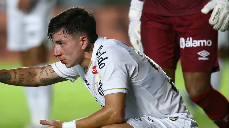 Barreal jogador do Santos durante partida contra o Coritiba no estádio Vila Belmiro. Foto: Mauricio De Souza/AGIF