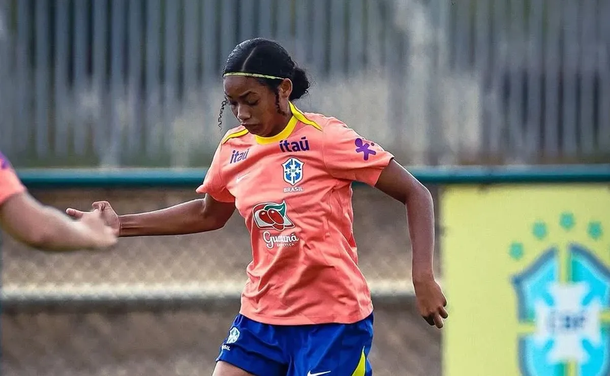 Palmeiras oficializa a contratação da atacante Ket, que estava no América-MG
