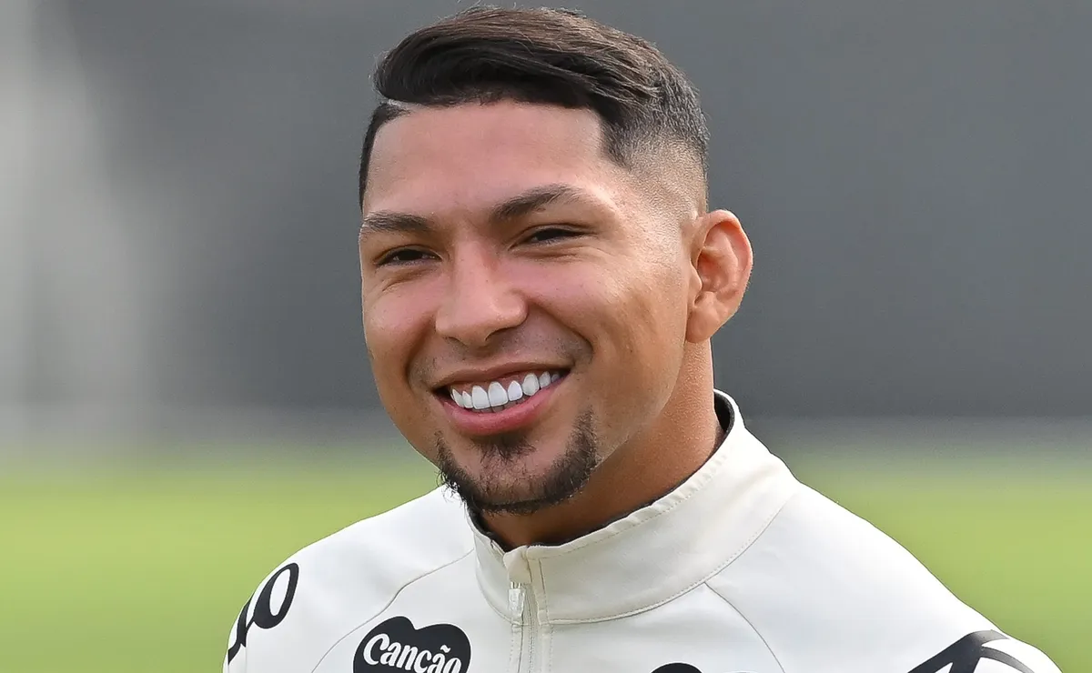 Rony se redime, marca e comanda goleada do Santos sobre Universidad Central na Sul-Americana