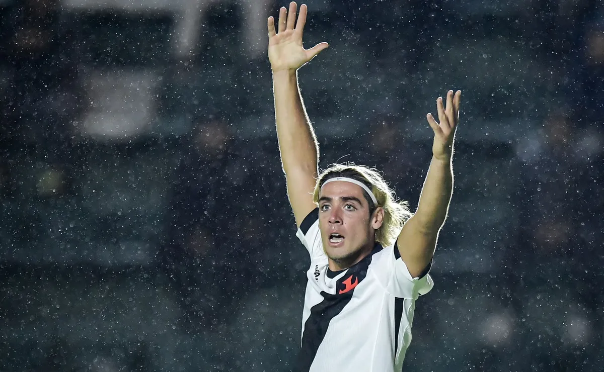 Spinelli tenta encerrar jejum e recolocar o Vasco no caminho das vitórias