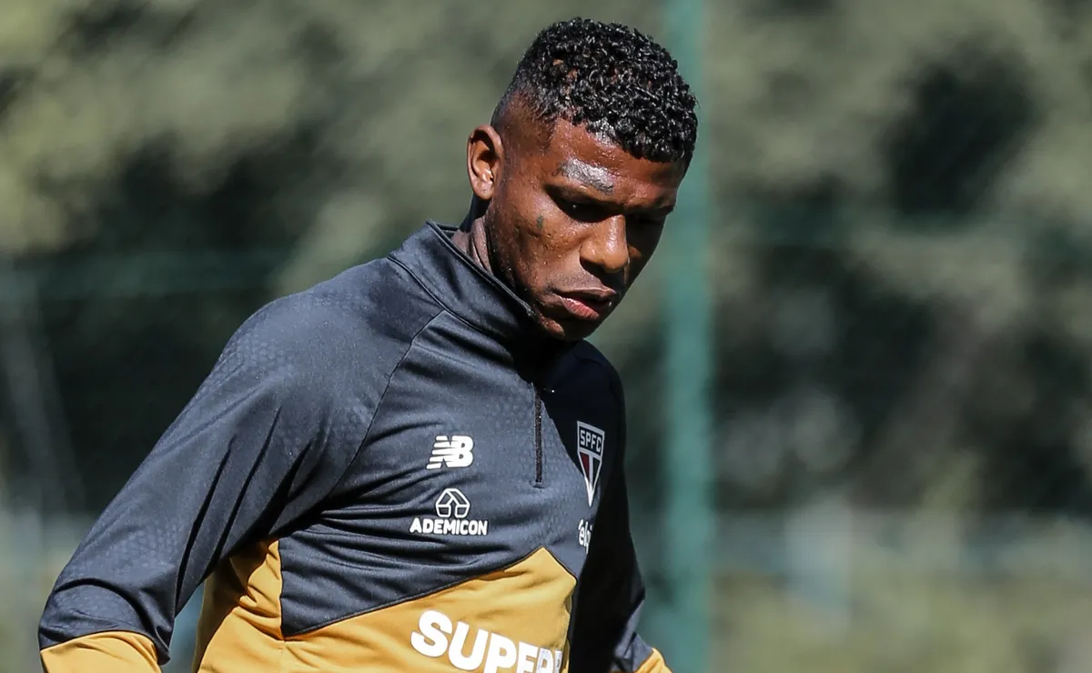 São Paulo deve ter Arboleda em provável escalação contra o Athletico-PR pelo Brasileirão