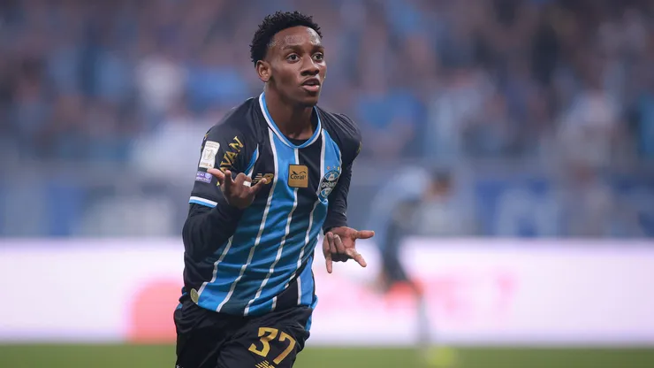 RS - PORTO ALEGRE - 30/05/2026 - BRASILEIRO A 2026, GREMIO X CORINTHIANS - Gabriel Mec jogador do Gremio comemora seu gol durante partida contra o Corinthians no estadio Arena do Gremio pelo campeonato Brasileiro A 2026. Foto: Maxi Franzoi/AGIF