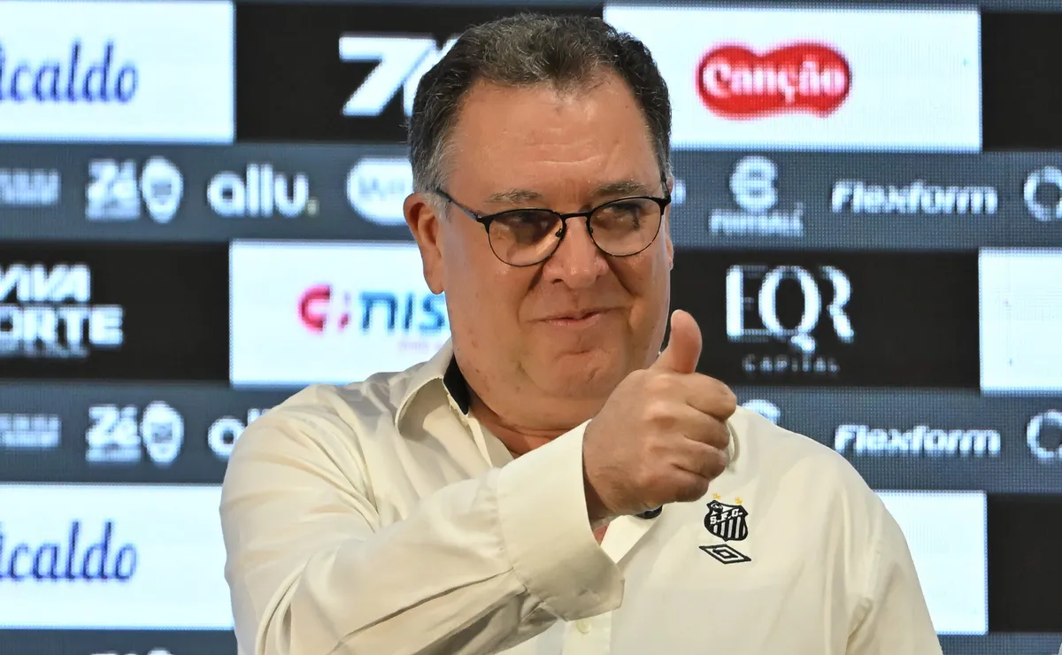 Santos usa premiações de copas em plano para aliviar dívida milionária