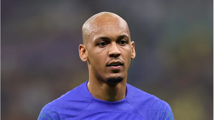 Fabinho durante jogo pela Seleção.