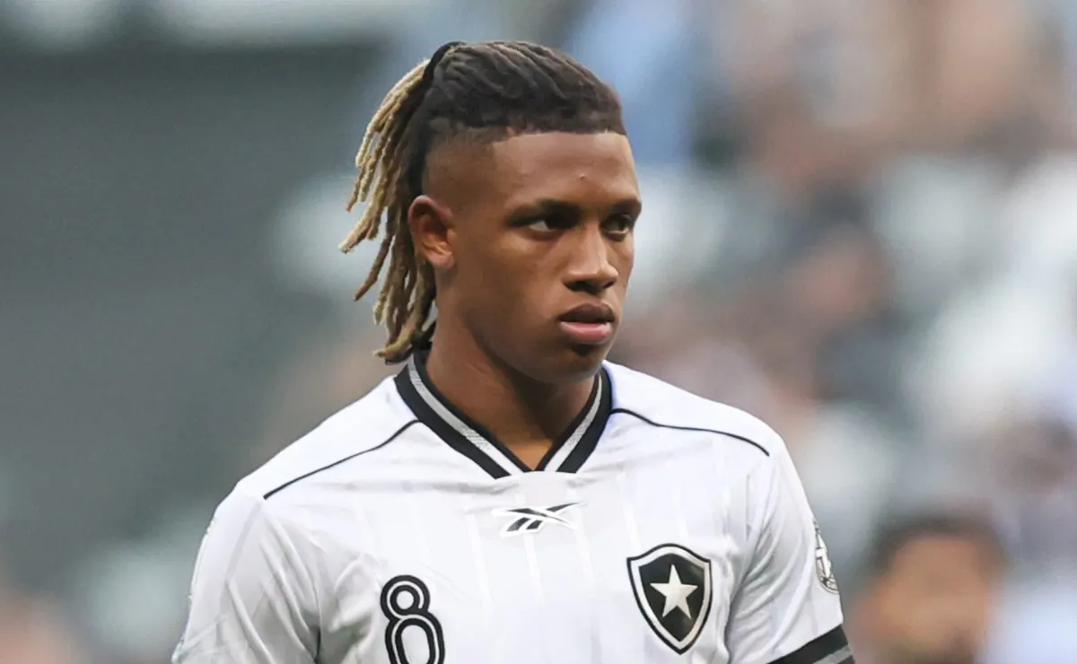 Palmeiras aumenta proposta por Danilo, do Botafogo, e oferece R$ 162 milhões parcelados em três anos