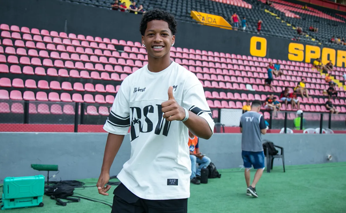 Quem é Zé Lucas? Alvo do Flamengo, volante de 18 anos atrai olhares no mercado