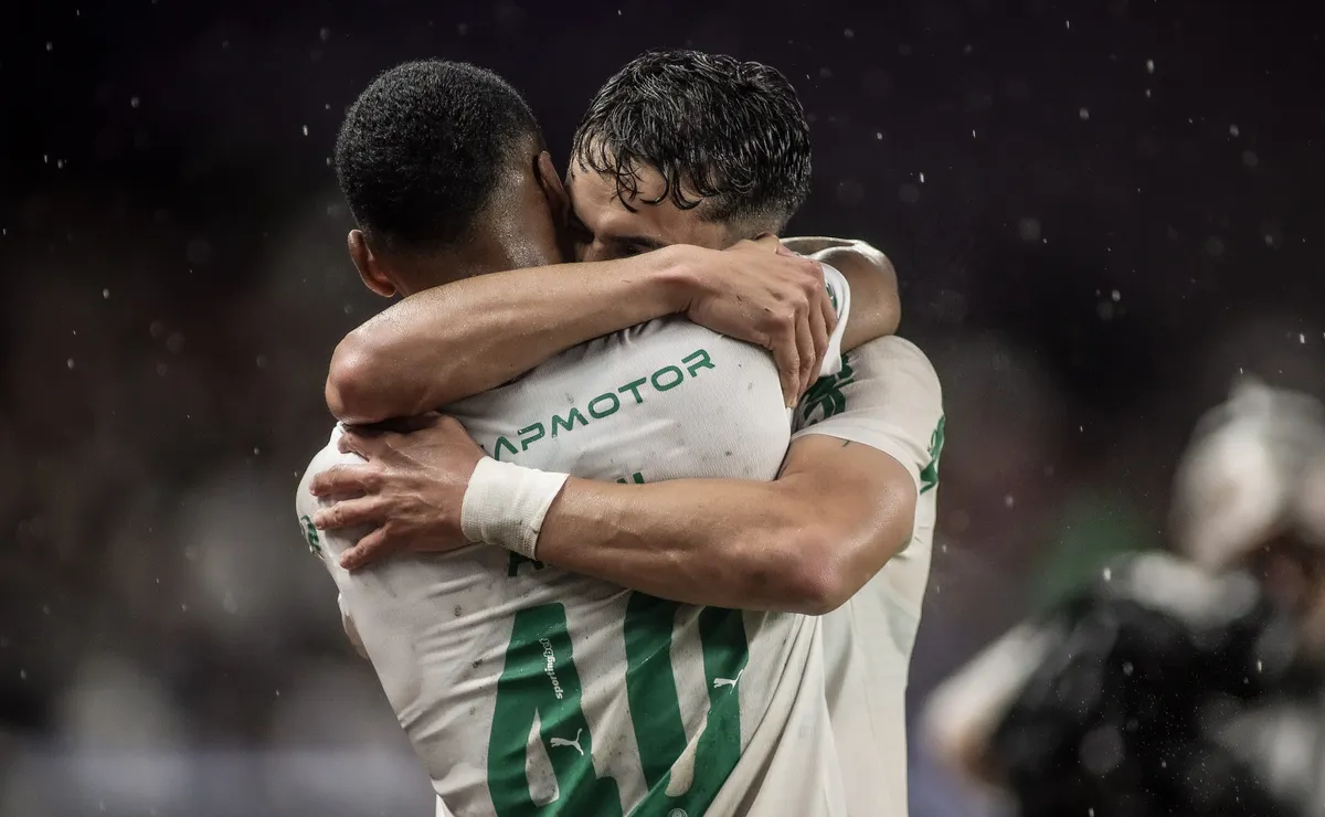 Palmeiras liga o alerta antes do Coritiba e teme perder ‘pendurados’ para duelo contra o Atlético-MG