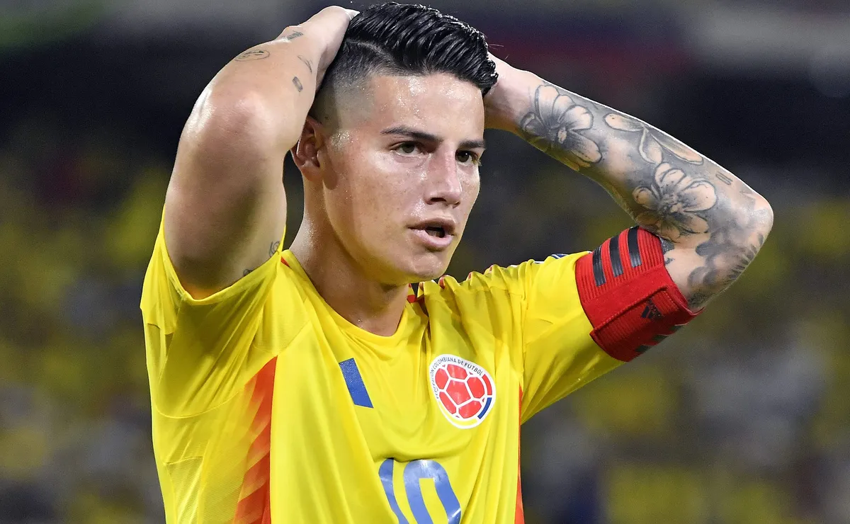 James Rodríguez é oferecido ao Corinthians para substituir Memphis Depay, afirma portal