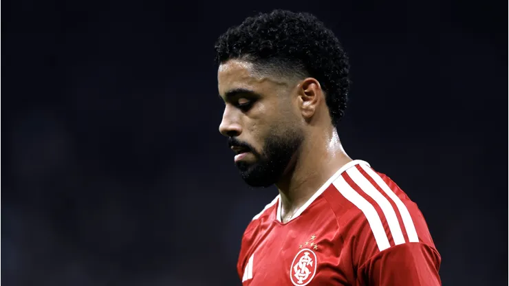 Lateral Matheus Bahia está pendurado para duelo contra Cruzeiro