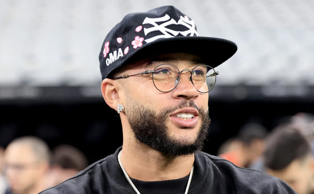 Corinthians pode não conseguir renovar com Memphis por causa do transfer ban e tem prazo curto