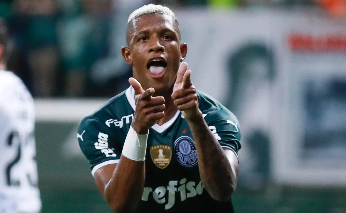 Palmeiras sobe proposta para R$ 180 milhões e aguarda ‘sim’ do Botafogo para contratar Danilo