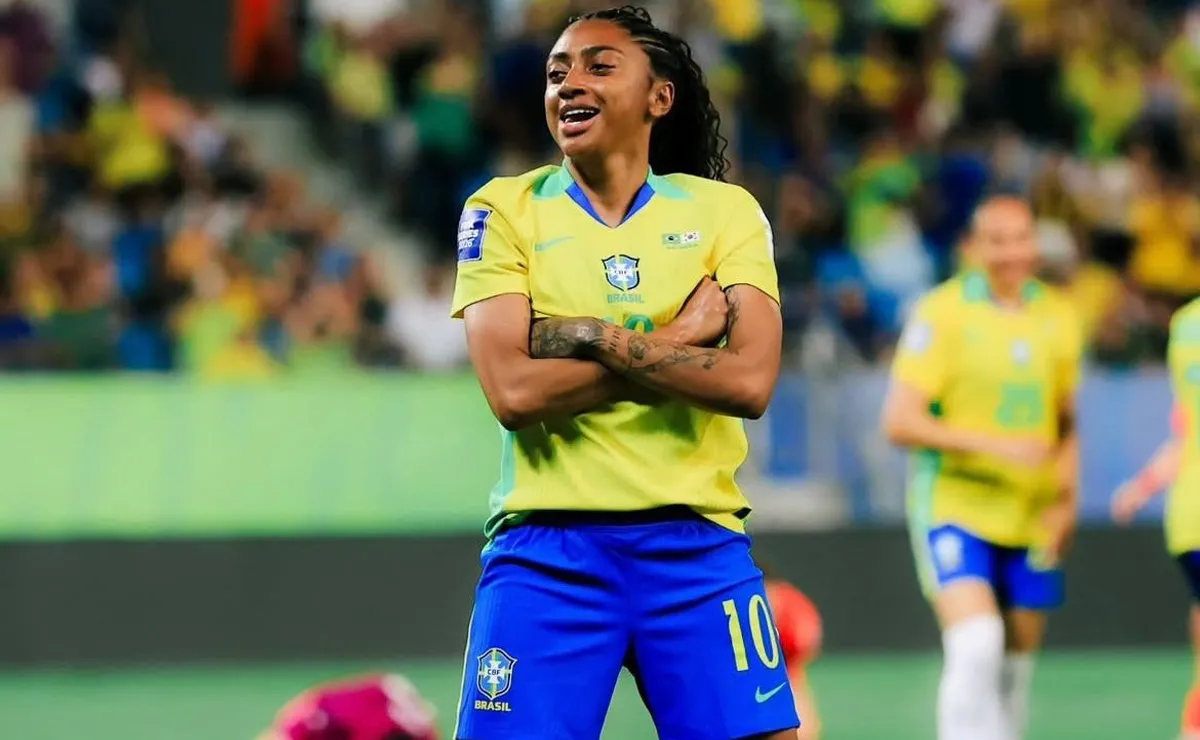Kerolin acerta com o Barcelona e protagoniza a maior transferência da história do futebol feminino brasileiro