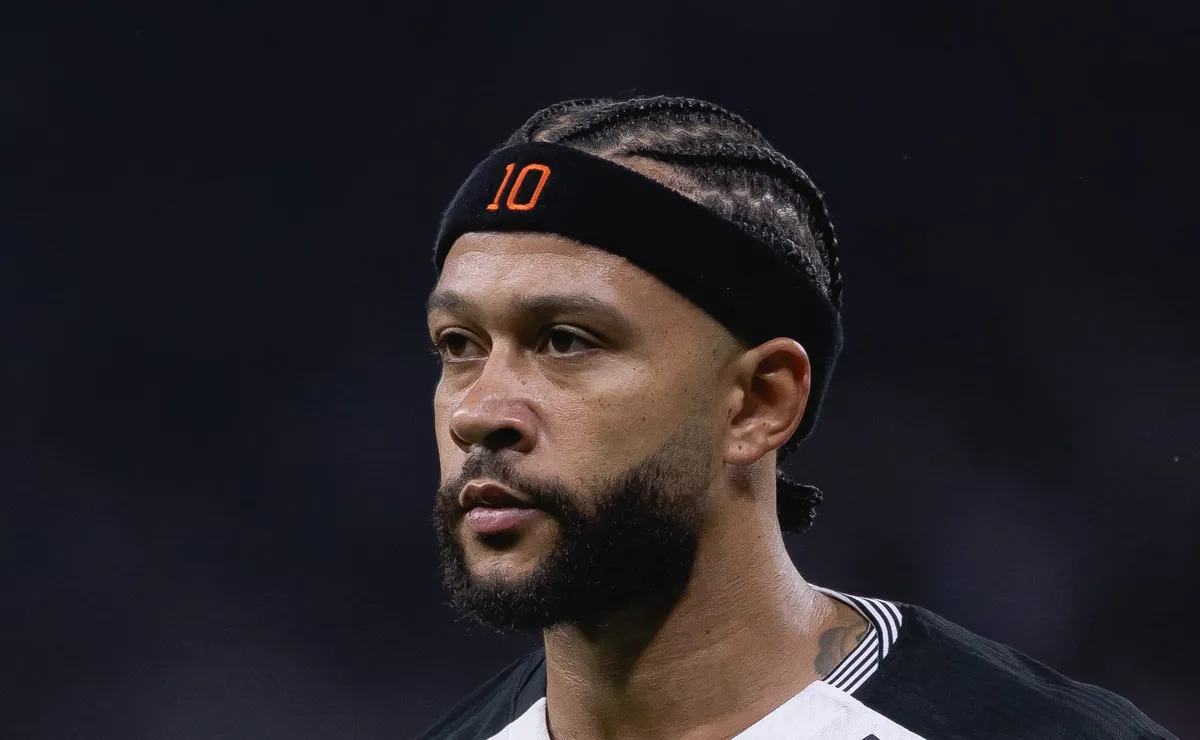 Corinthians teme condição física de Memphis Depay e exames médicos podem impedir renovação