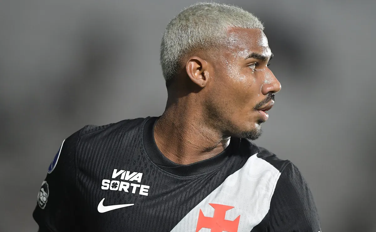 Cuiabano comanda sistema defensivo do Vasco e se destaca contra o Independiente Medellín