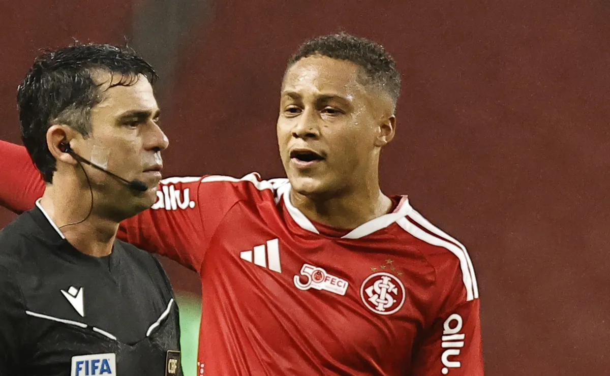 Cruzeiro supera o Internacional no Beira-Rio e Artur Jorge vence duelo tático contra Pezzolano
