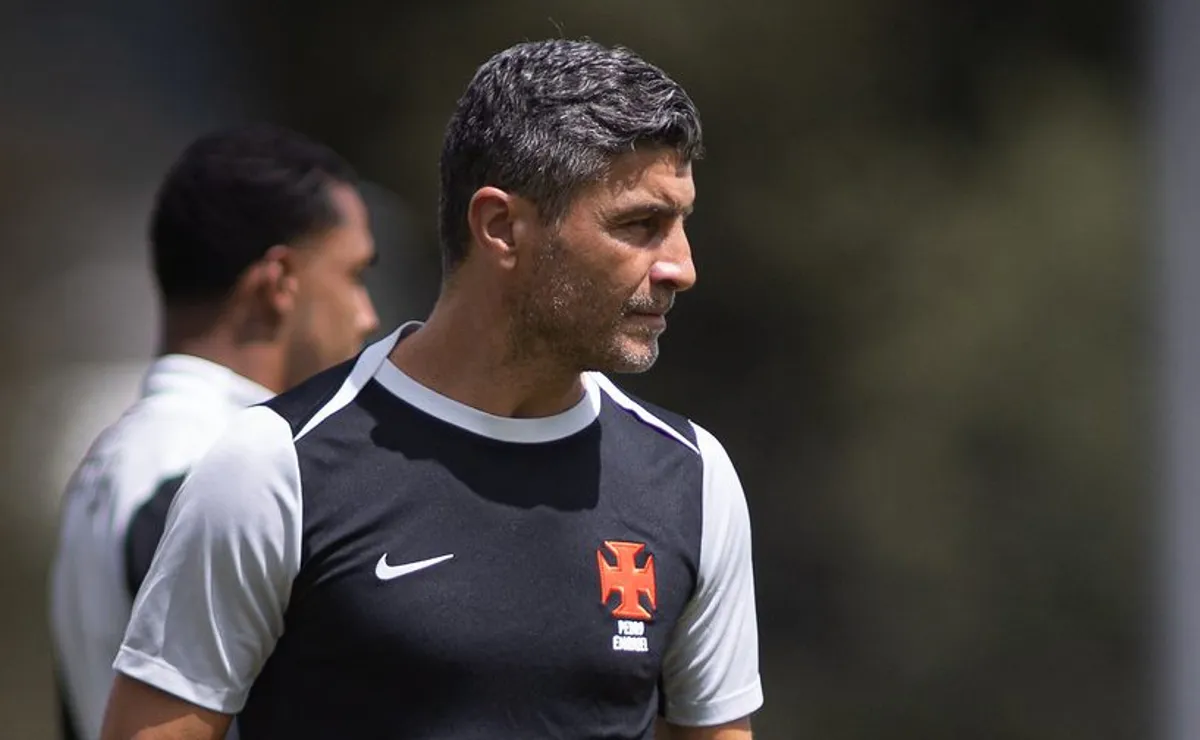 Técnico do Vasco lamenta vitória desperdiçada, mas classifica empate como “justo”: “Mentalidade diferente”