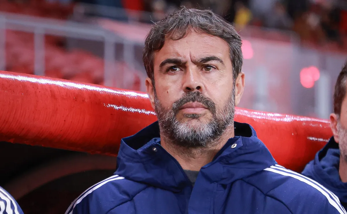 Artur Jorge analisa momento do Cruzeiro no Brasileiro e faz alerta para temporada: “Recuperar o que foi perdido”