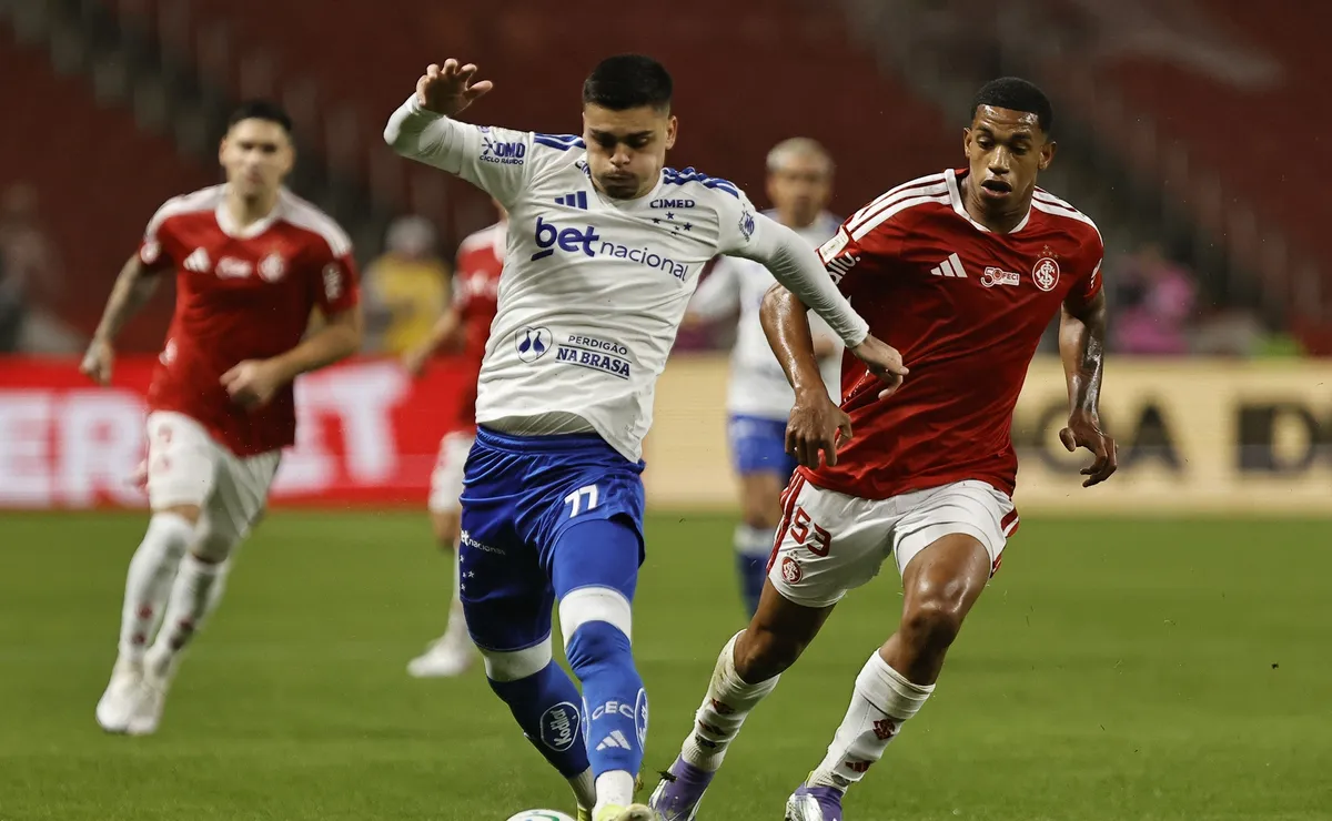 Gabriel Pec tem fratura confirmada e será desfalque do Cruzeiro por tempo indeterminado
