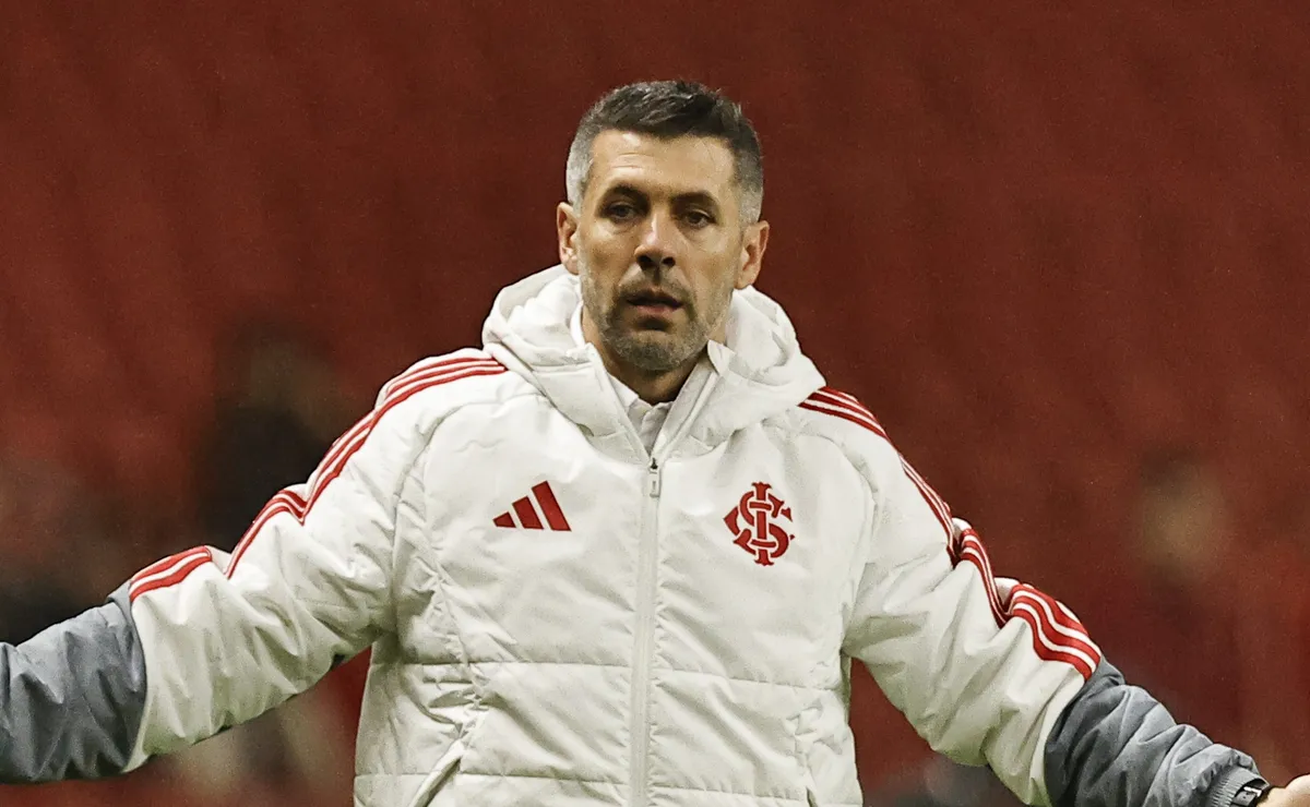 Paulo Pezzolano, ex-Cruzeiro, analisa vitória da Raposa contra o Internacional no Beira-Rio