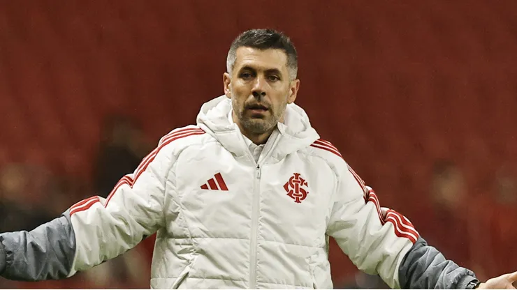 Pezzolano durante revés do Colorado contra a Raposa