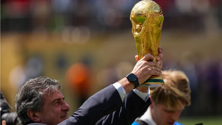 Kempes repercutiu polêmica na final da Copa