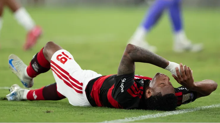 Gonzalo Plata foi substituído ainda no primeiro tempo.